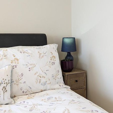 شقة جيلينغهام  في Meadow View Studio المظهر الخارجي الصورة